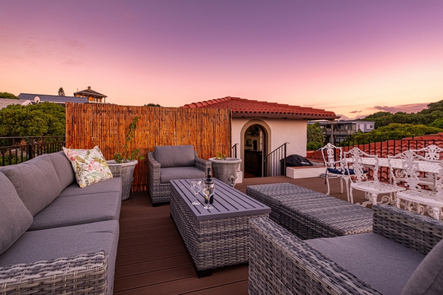 6 Bedroom Property for Sale in Kingfisher Creek Western Cape